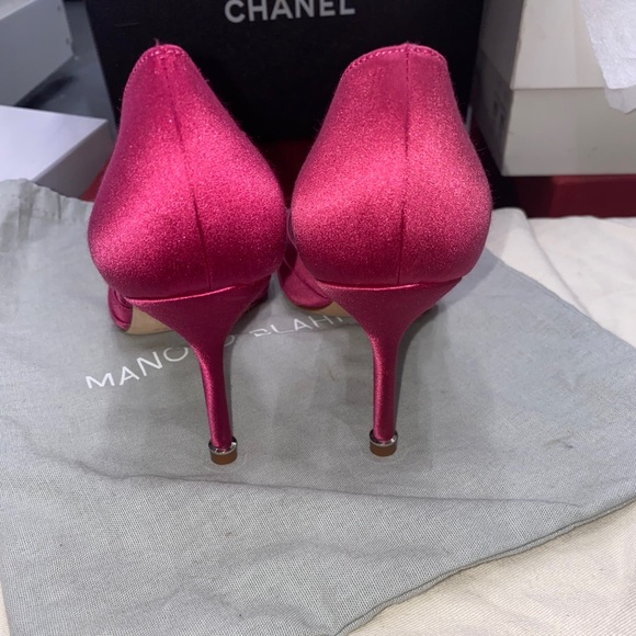 Manolo Blahnik Hangisi Satin D'Orsay pump - Picture 6 of 10